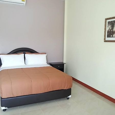 Palm Lodge Resort Nakhonratchasima Zewnętrze zdjęcie